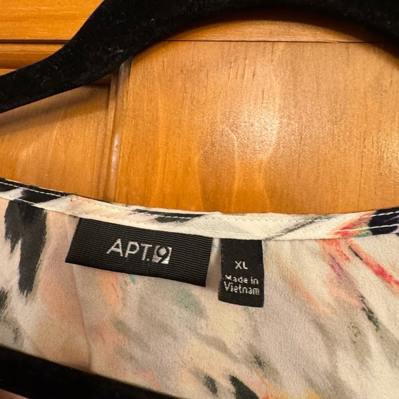 Apt. 9 Women’s Sleeveless Blouse, sz XL - Picture 2 of 2